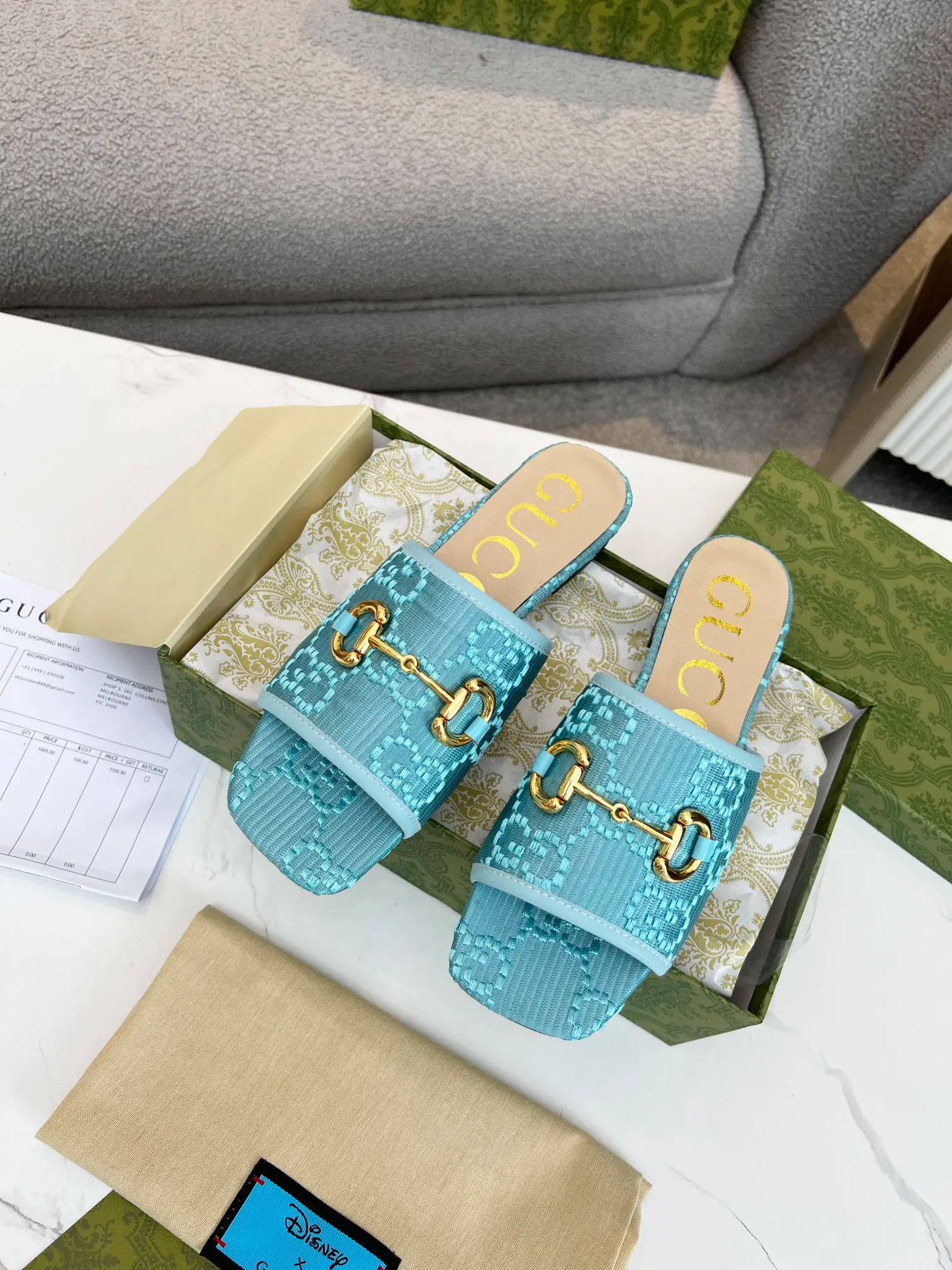 👟👟Ex-factory price 320👟👟 Genuine leather sole +30 👑GUCCI official website's latest hot model, the North Face cooperation model 2023 spring and summer sandals, top quality sale Purchase genuine product development. The material and craftsmanship are consistent with the original version (welcome to compare) Upper: Original jacquard double G cloth ➕Electric embroidery font ~ One-word upper Lining: Mixed sheepskin Outsole: Italian private mold rubber outsole Bottom thickness: flat Size number: 35-43